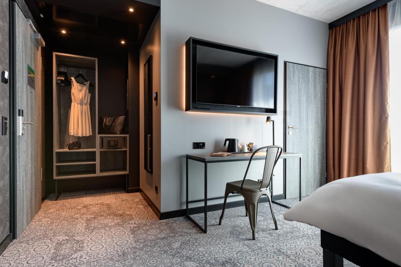 Hotel Ibis Styles FDH Exterior foto