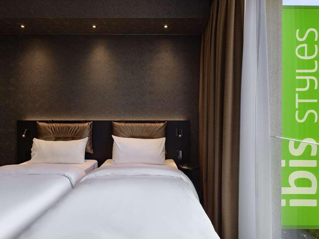 Hotel Ibis Styles FDH Habitación foto