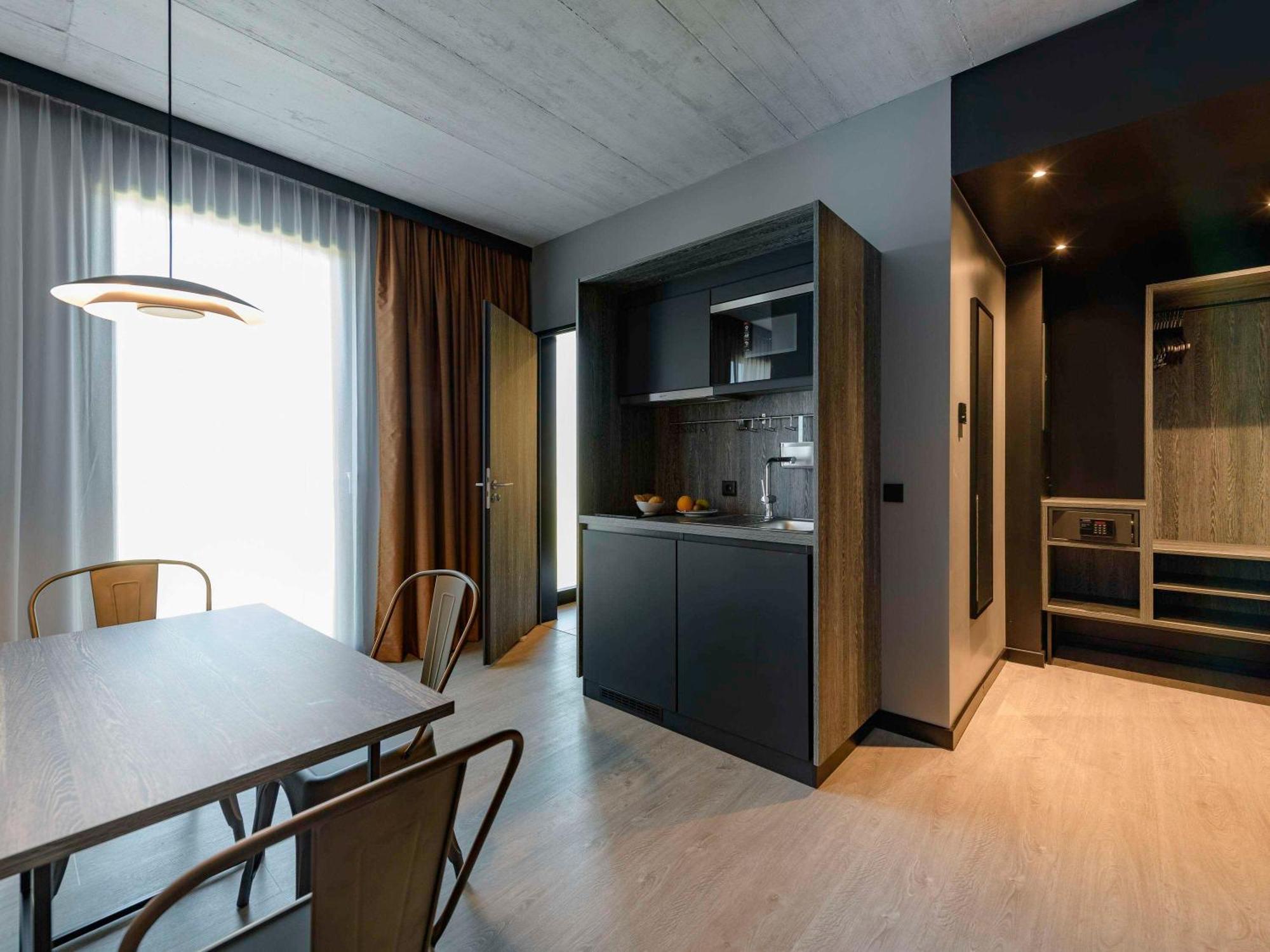 Hotel Ibis Styles FDH Exterior foto
