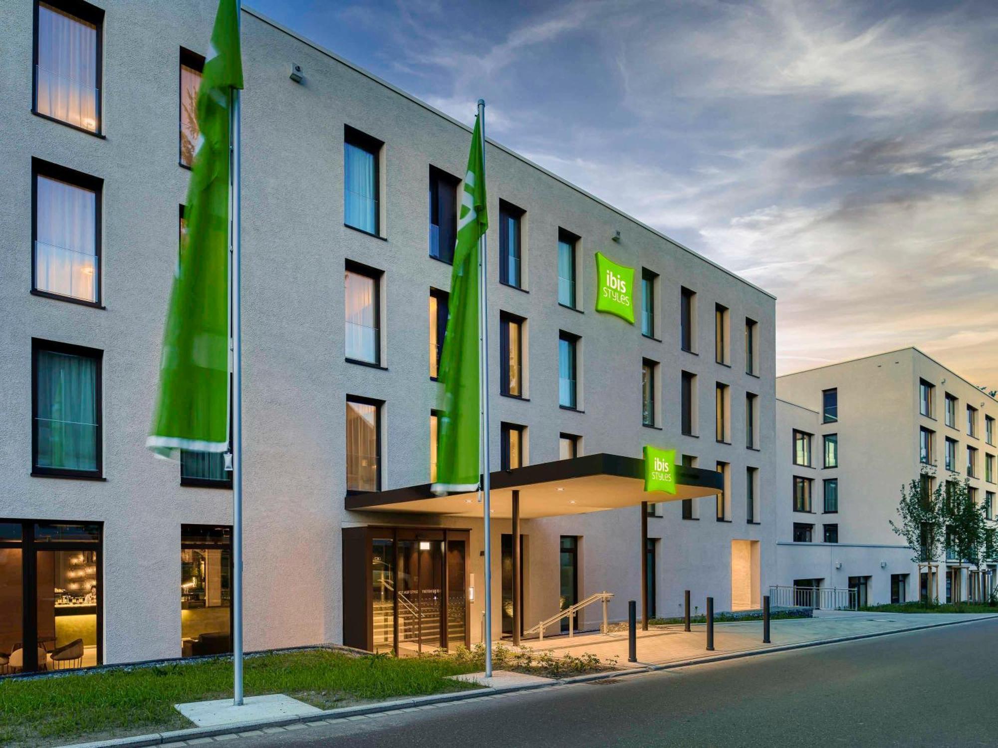 Hotel Ibis Styles FDH Exterior foto